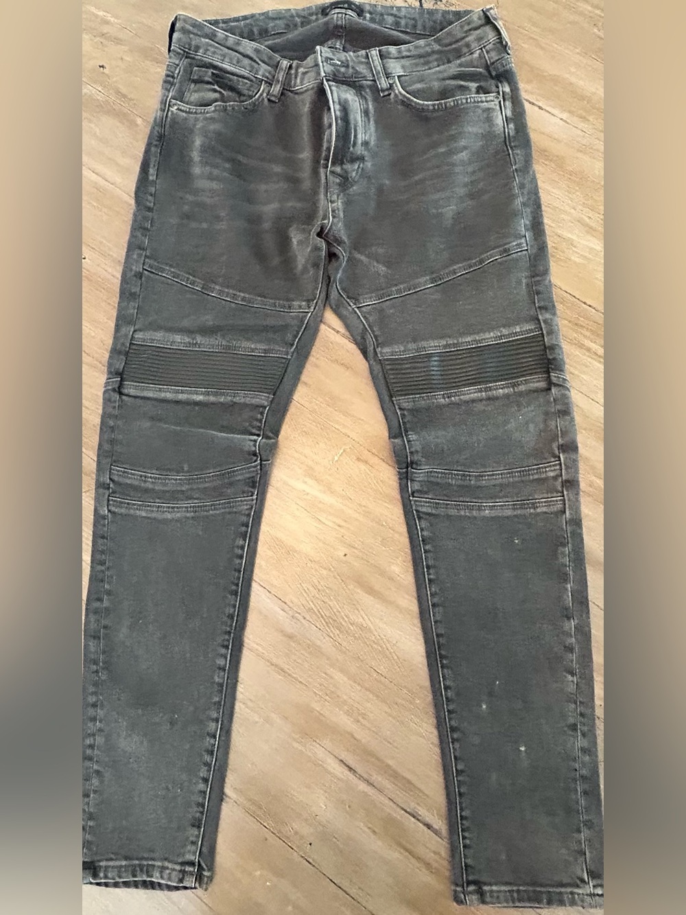 Zara Men’s Skinny Jeans in Washed Black
